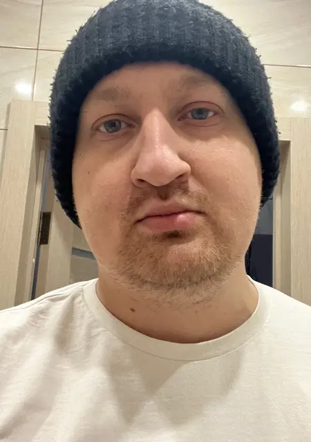 Александр из Брюсселя, мне 29, познакомлюсь для постоянных отношений