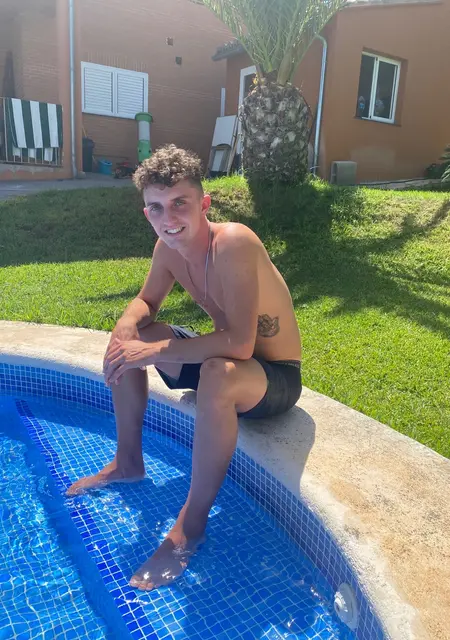 Soy Guille, 26 años, conociéndome para lío de una noche en Mollet del Vallés