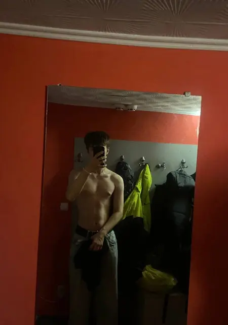 Данило из Черновцов, мне 18, познакомлюсь без обязательств