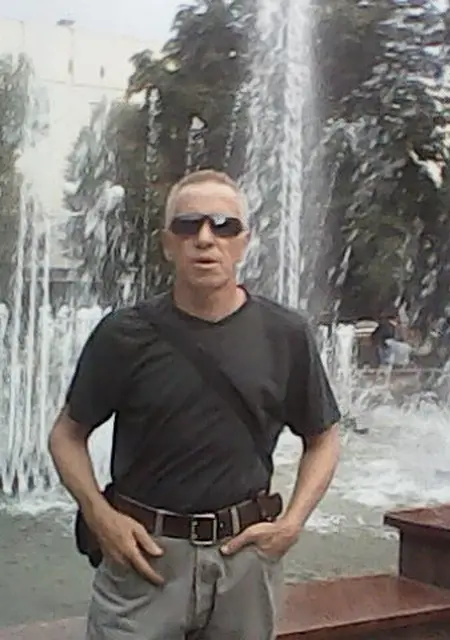 Я Веталик, 30 років з Кременчука, шукаю знайомство для постійних стосунків