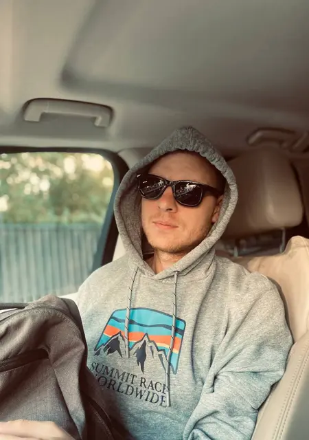 Адик из Ясиноватой, мне 37, познакомлюсь на одну ночь