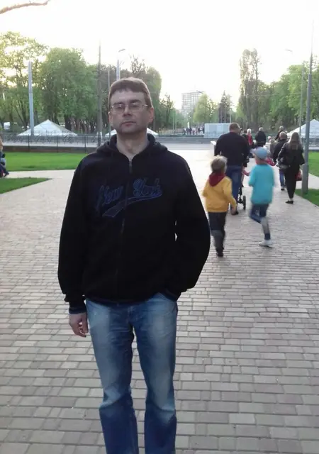 Я Сергей, 59, из Чернигова, ищу знакомства на одну ночь