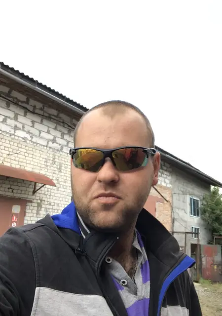 Я Максим, 27 років з Хмельницького, шукаю знайомства без зобов'язань