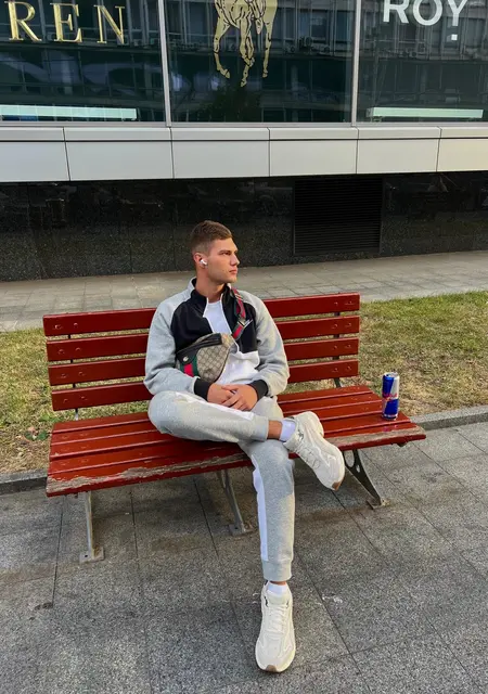 Я Максим, 23, из Херсона, ищу знакомство для общения