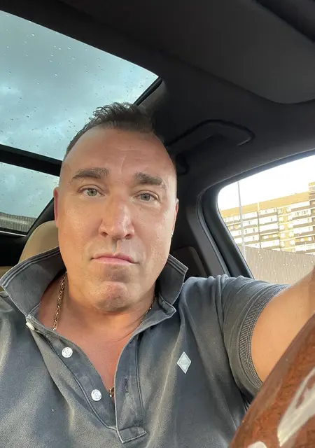 Максим из Амстердама, ищу на сайте знакомства без обязательств