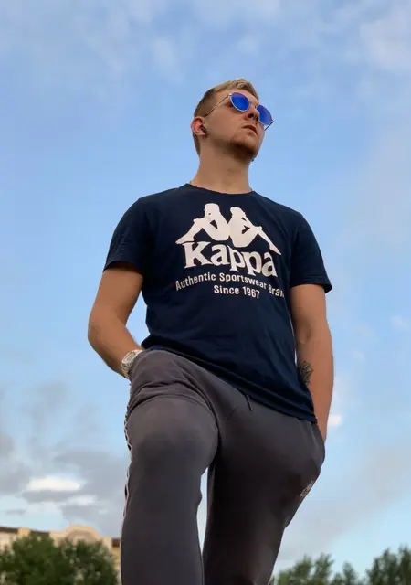 Денис из Сум, мне 25, познакомлюсь на одну ночь