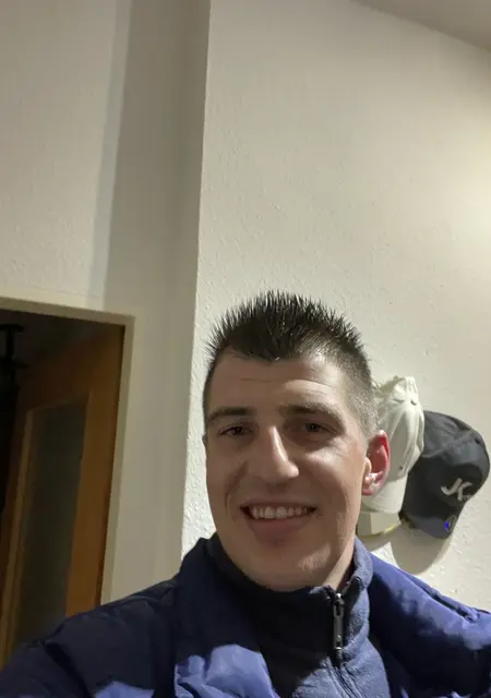 Tony из Лейпцига, мне 35, познакомлюсь для приятного времяпровождения