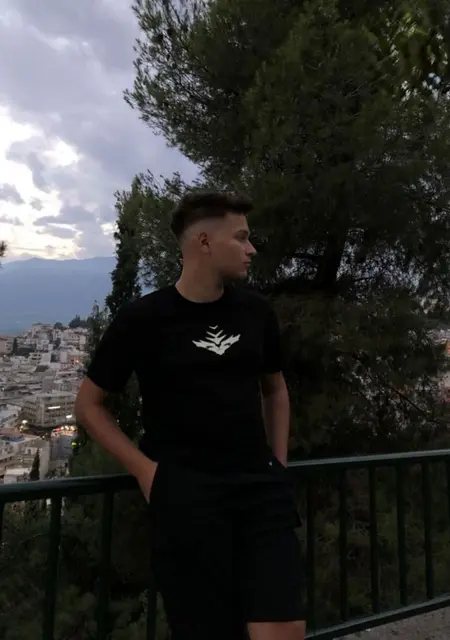 Я Hlias, 18, знакомлюсь в Афинах