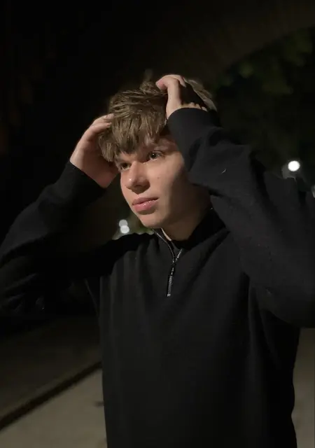 Я Павел, 20, из Амстердама, ищу знакомство для постоянных отношений