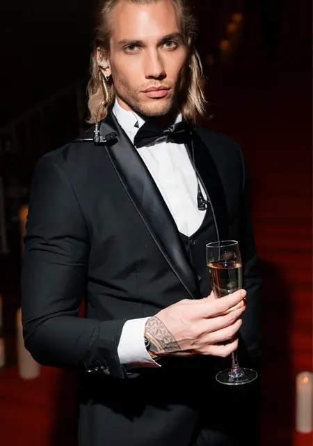 Richard из Дронтена, мне 71, познакомлюсь для приятного времяпровождения