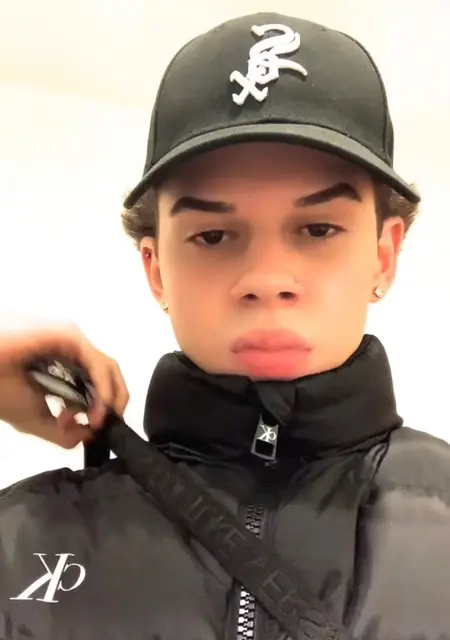 Alex de Badalona, busco en el sitio lío de una noche