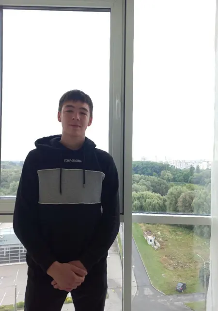 Я Слава, 21, из Хмельницкого, ищу знакомства на одну ночь