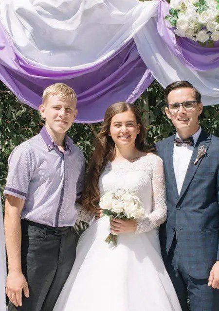 Я Серёжа, 22, из Краснокутска, ищу знакомства без обязательств