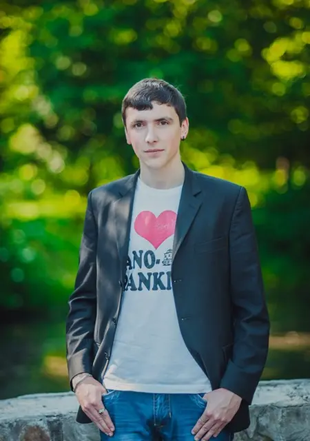 James з Івано-Франківськ, мені 32 років, познайомлюсь для вірт