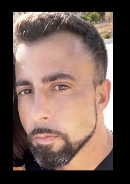 Soy Pablo, 42 años de Huelva, busco conocer gente para chatear