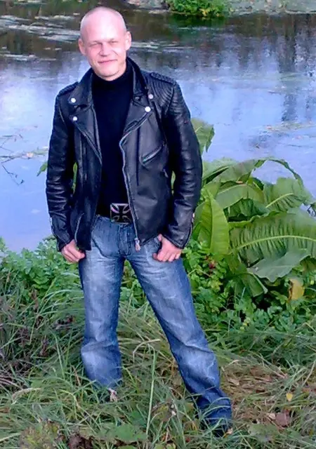 Максим з Кам'янського, шукаю на сайті знайомства на одну ніч