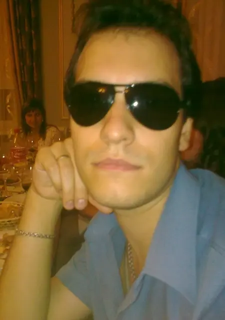 Я Александр, 40 років з Житомира, шукаю знайомства на одну ніч