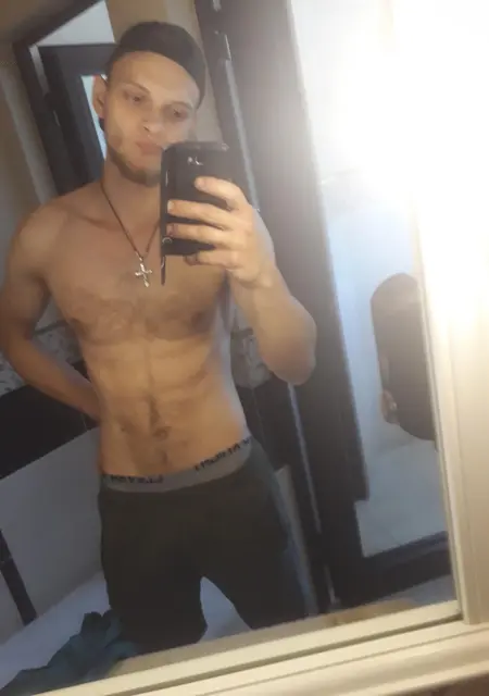 Я Даня, 24, знакомлюсь для постоянных отношений в Ужгороде