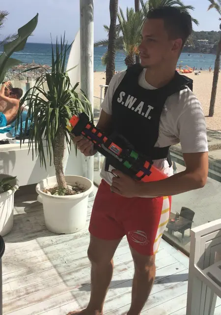 Benjamin de Calvià, tengo 33 años, listo para conocer para lío de una noche
