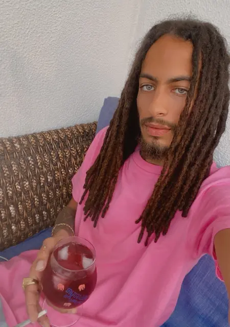 Я Sadza, 24, знакомлюсь на одну ночь в Эшторил