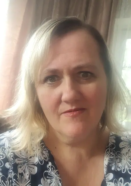 Я Алена, 46, из Могилёва, ищу знакомства без обязательств