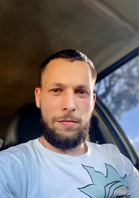 Дима з Слов'янська, шукаю на сайті приємне проведення часу