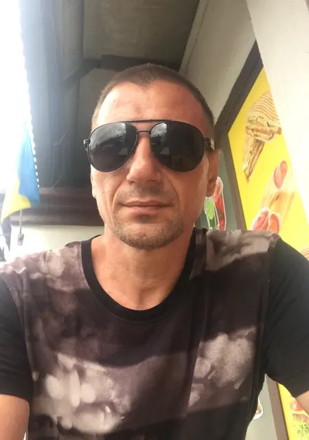 Я Сергей, 45 років, знайомлюсь для приємного проведення часу у Чернівцях