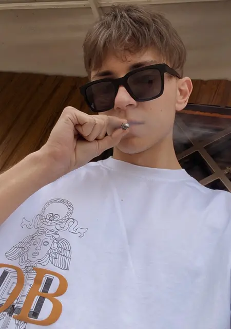 Я Valery, 23, знакомлюсь без обязательств в Измаиле