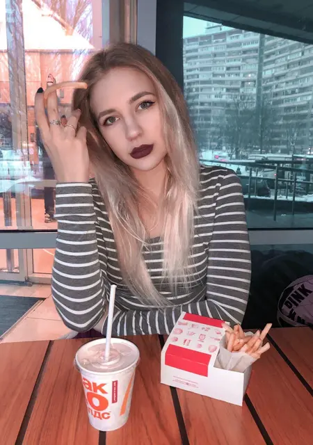 Настя из Винницы, мне 25, познакомлюсь для дружбы