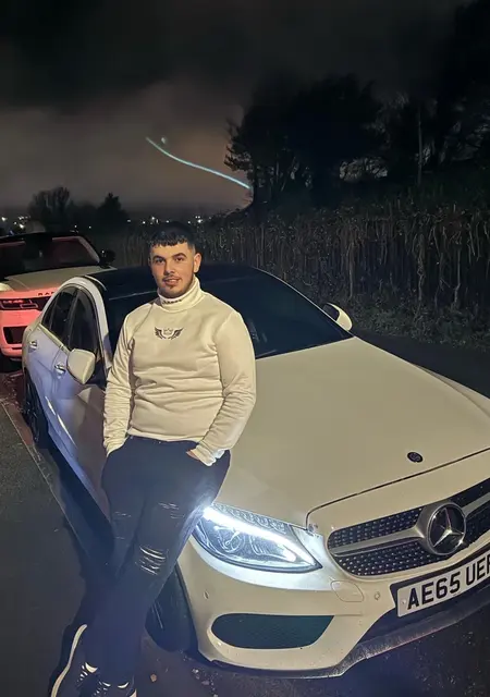 I'm Erik, 22 from Newport, seeking connections for traveling