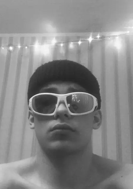 Kolya из Парижа, ищу на сайте постоянные отношения