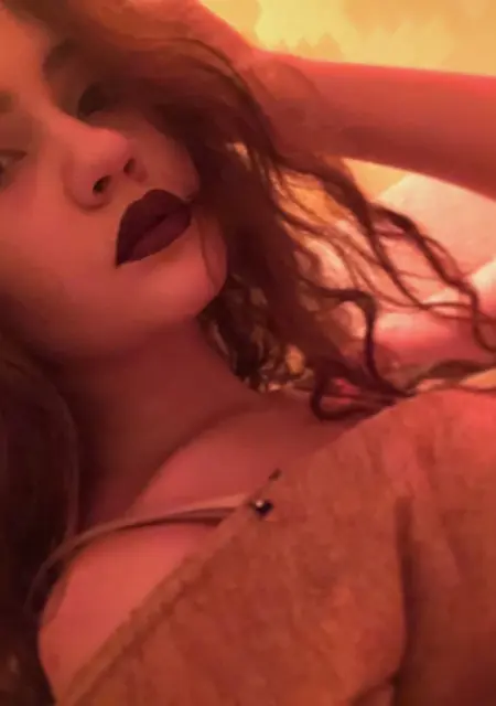 Я Александра, 21 років з Житомир, шукаю знайомства без зобов'язань