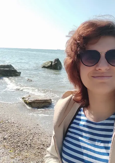 Ирина з Одеси, шукаю на сайті постійні стосунки