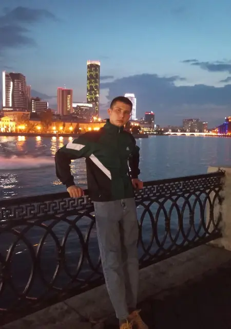 Ярослав из Донецка, ищу на сайте вирта