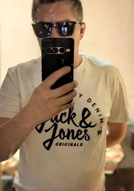 Діма из Киева, ищу на сайте приятное времяпровождение