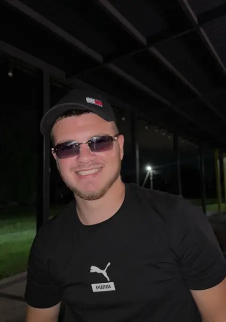 Я Vitalik, 18, знакомлюсь для общения в Львове