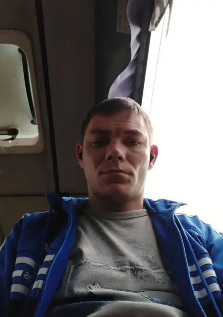 Влад из Горловки, мне 30, познакомлюсь без обязательств