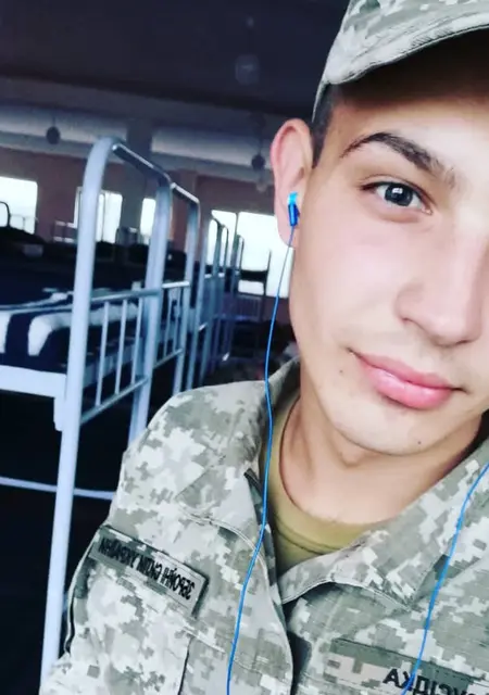 Андрей из Константиновки, мне 24, познакомлюсь на одну ночь