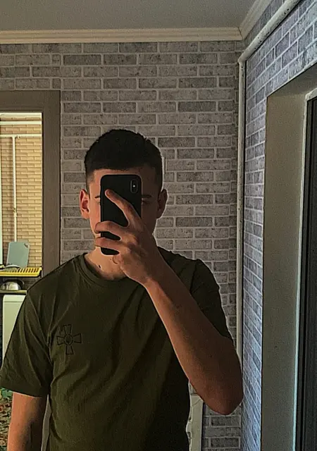 Я Arni, 20, из Житомира, ищу знакомства на одну ночь