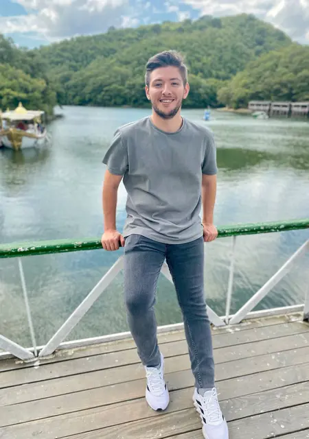 Burak из Гебзе, мне 26, познакомлюсь для вирта