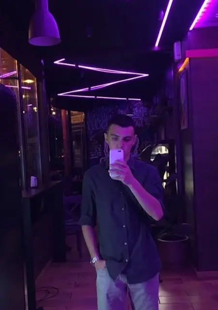 Я Vadim, 20 років з Чернівці, шукаю знайомство для приємне проведення часу