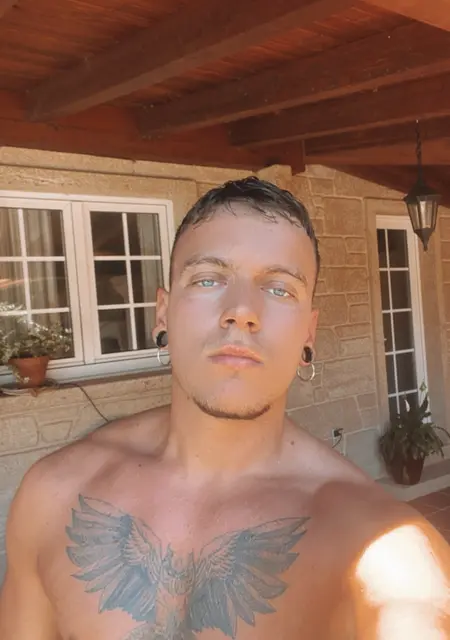 Seryao de La Coruña, tengo 25 años, listo para conocer para pasatiempo agradable