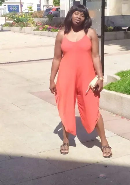 Я Antoinette, 40, из Парижа, ищу знакомство