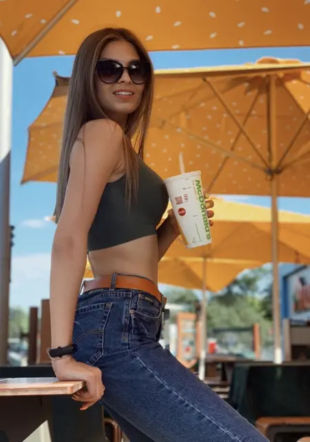 Алена из Мелитополя, мне 28, познакомлюсь для общения