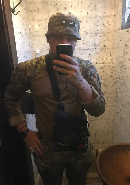 Я Євгеній, 27 років, знайомлюсь для постійних стосунків у Vasylkivka