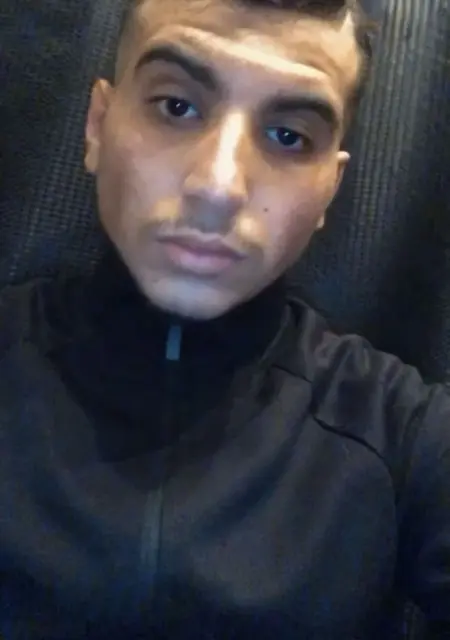 Nacim из Парижа, мне 21, познакомлюсь