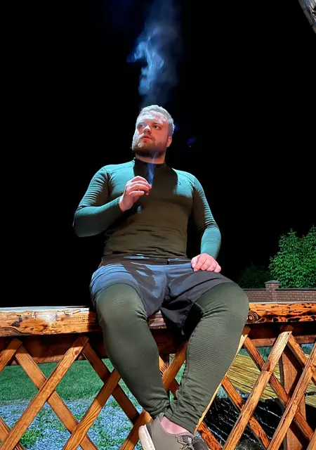 Михаил из Мангуша, мне 25, познакомлюсь для общения