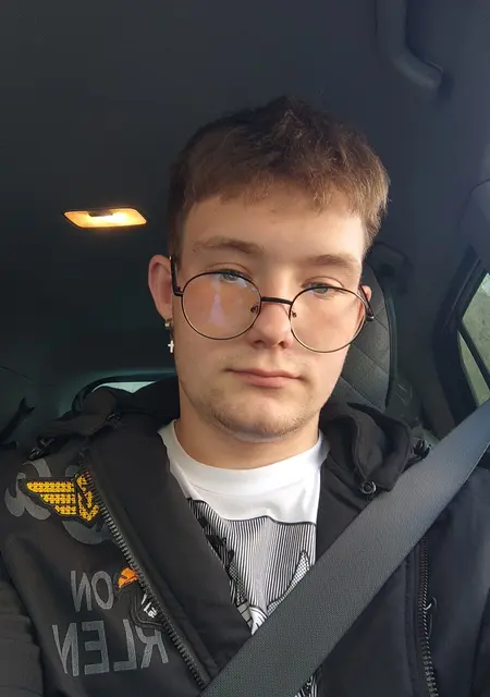 Деня из Новопскова, мне 22, познакомлюсь на одну ночь