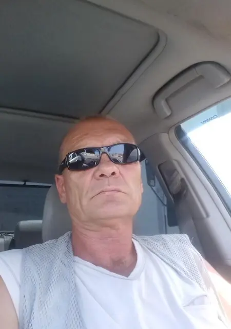 Борис из Актау, мне 62, познакомлюсь на одну ночь