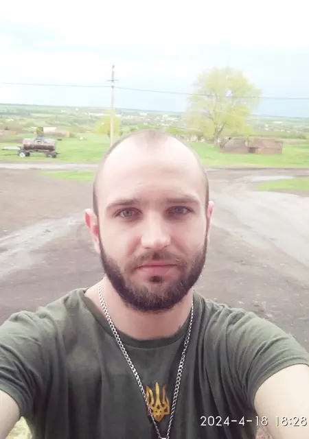 Ваня из Каменского, мне 29, познакомлюсь для общения